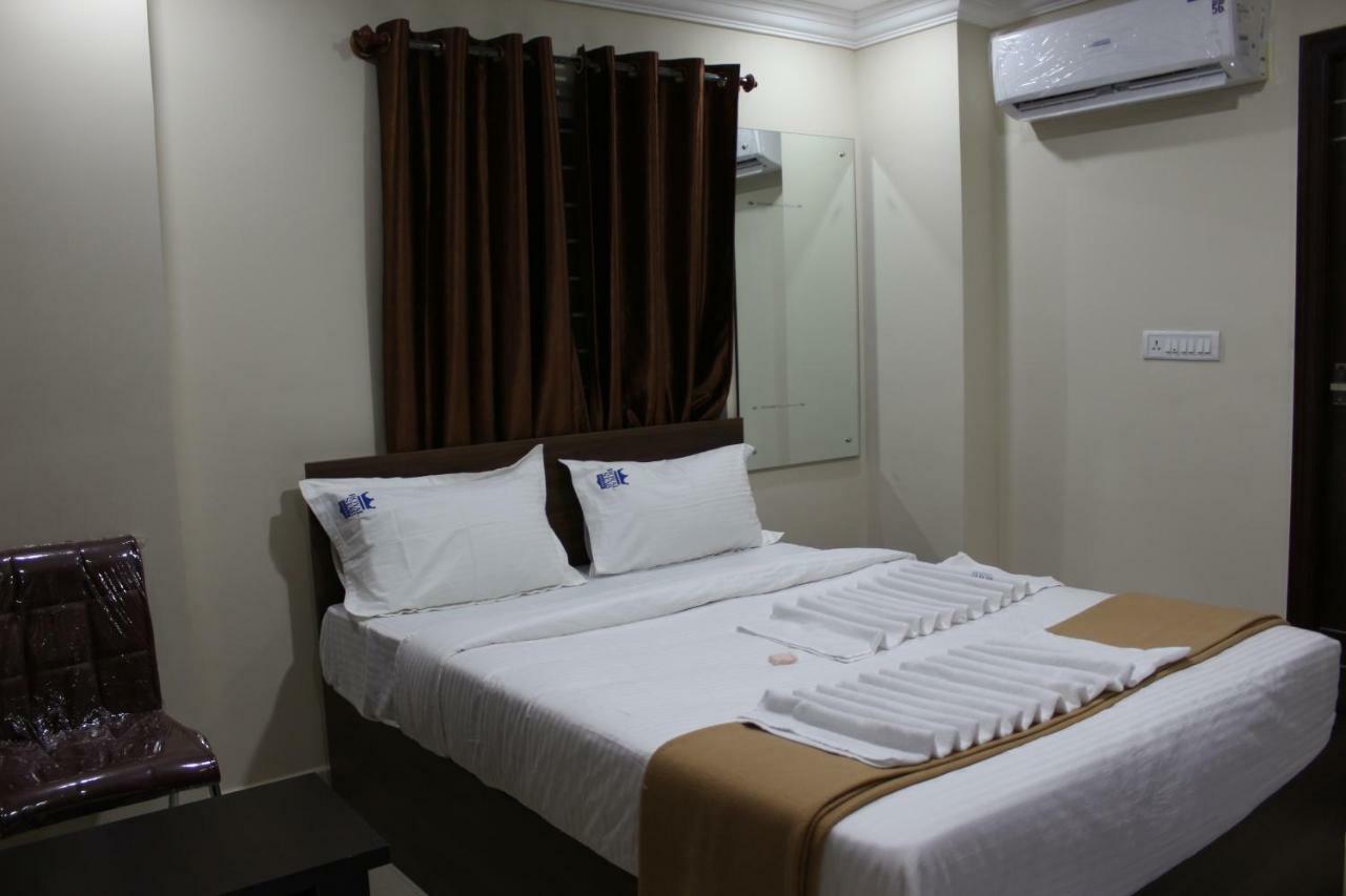 Royal Star Hotels Bangalore Exterior foto