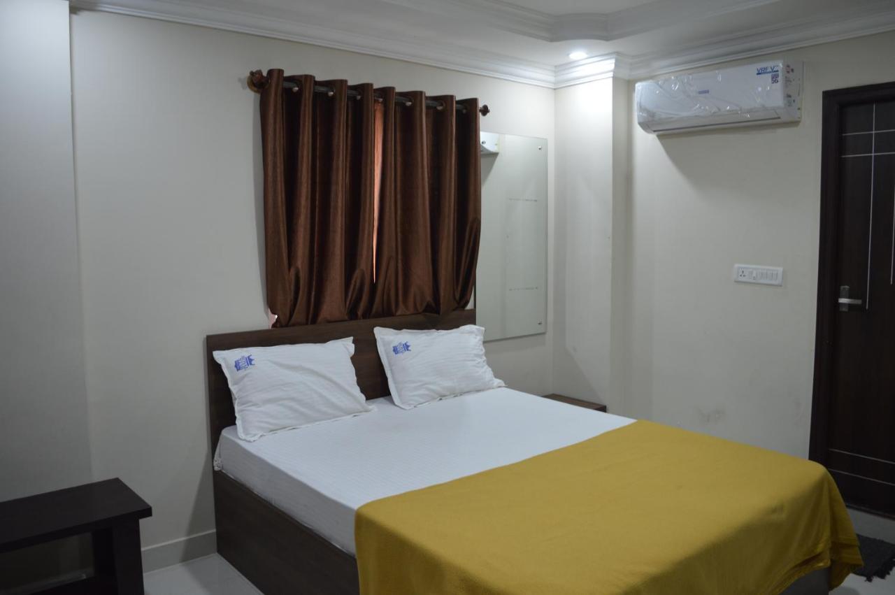 Royal Star Hotels Bangalore Exterior foto